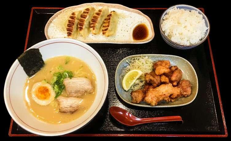 19 Sashimi 6pcs* Tempura Udon soup Inari