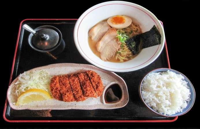 15 pcs sashimi on rice w/various toppings