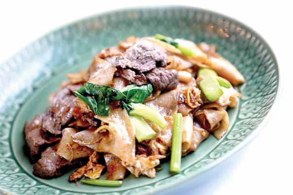 and crushed peanut PAD SEE IW Stir-fried