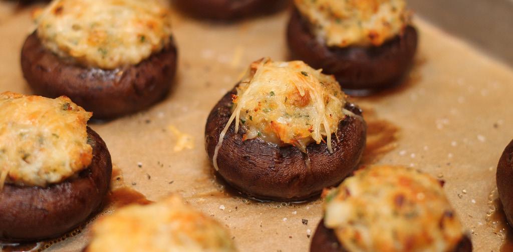 APPETIZERS Matt s Crab-Stuffed Mushrooms Total Time: 30 Minutes Serves: 6 1 pound fresh mushrooms 7 ounces crab meat 5 green onions, thinly sliced 1/4 teaspoon dried thyme 1/4 teaspoon dried oregano