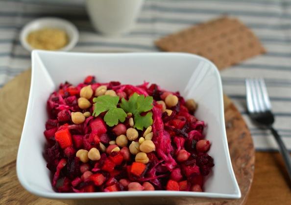 Beetroot- Sauerkraut Salad with Black Beans and Rice 2 servings Day 4, 5 2 dl (6.76 fluid oz) lacto- fermented pickles, chopped 200g (7.05oz) grated boiled beetroot 100g (3.