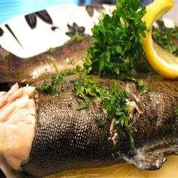 Foil Barbecued Trout with Wine 15 Min. 35 Min. 2 2 trout, cleaned and head removed 1/ cup dry white wine 2 tablespoons butter, melted 1 tablespoon lemon juice 2 tablespoons chopped fresh parsley 1.