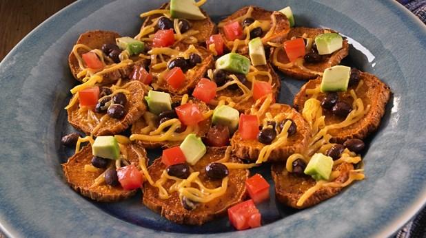 Ingredients Sweet Potato Nachos 3 medium sweet potatoes (about 2 pounds), makes about 6 cups of rounds 1 Tbsp. olive oil Creamy Spinach Feta 1.