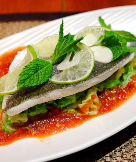 5 62 STEAMED SEABASS FILLET WITH LIME AND CHILLI SAUCE 13.5 60 63 DRIED FRESHWATER PRAWN RED CURRY 14.
