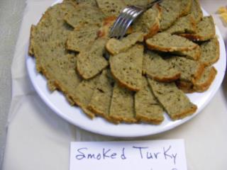 Smoked Turky Sandwich Loaf Ingredients 2 cups vital wheat gluten 1/4 cup nutritional yeast 2 tsp poultry seasoning 2 tsp onion powder 1 tsp black pepper (optional) ¼ tsp turmeric 12 oz cold mashed