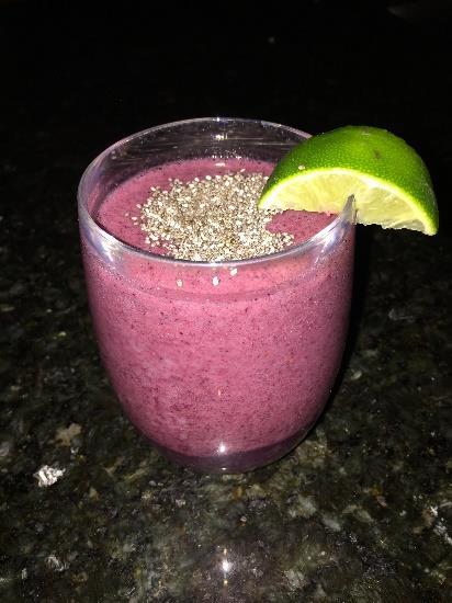 chia seeds 1 cup coconut water Two Blending Options: Option 1: In blender combine all ingredients, blend and enjoy! Option 2: Combine all ingredients in blender except chia seeds. Add 1 tbsp.