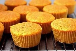 Little Carrot and Orange Cakes 1 small carrot or ½ a large carrot 50g butter/margarine 50g castor sugar 1 egg 50g self-raising flour 1 small orange Remember a named container to take your cakes home
