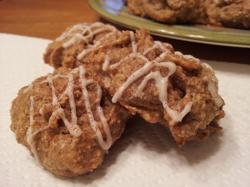 Cinnamon Parsnip Cookies with Coconut Butter Drizzle Submitted by: The Paleo Prize Serves: 5 Cooking Time: 20-25 Minutes Non-Dairy 3 parsnips, 1 tsp cinnamon, 1 tbsp vanilla, 2 eggs, 1/2 cup melted