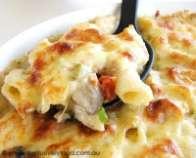 CHICKEN PASTA BAKE Ingredients: Topping: 1 1/2 cups dried pasta (penne) Salt, to taste 3 tsp oil 1 small onion, chop finely 60g breakfast beef, chop finely 350g boneless chicken, cut into small