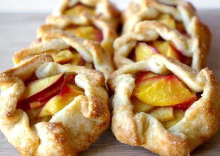Fruit Galette 200g flaky puff pastry (homemade) 4 tbsp. Jam (any flavour) 1 egg 1 tbsp. caster sugar OPTIONAL: Some fresh fruit of your choice 1. Unwrap the pastry and allow to thaw before using 2.