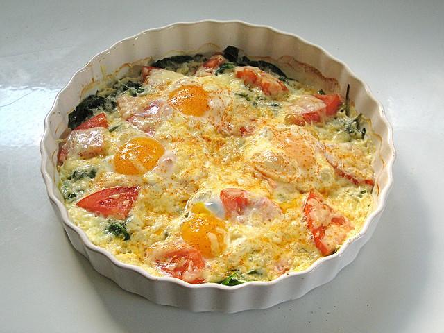 Baked Eggs with Tomatoes and Spinach https://c1.staticflickr.com/3/2257/1939648373_0df8e85880_z.