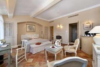 ACCOMMODATION In the heart of Grasse, La Bastide Saint-Antoine invites you to a five-star stay.