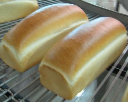 Tristimulus Color on a Bread