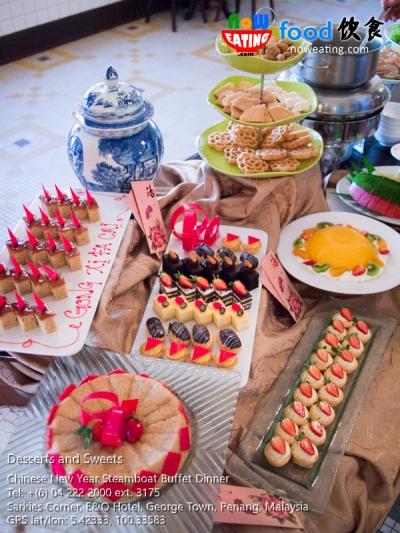 Be sure to reserve some space at the end of the steamboat feast as mouthwatering desserts are awaiting,