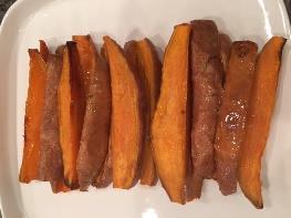 Honey and Brown Sugar Sweet Potatoes Makes: 4-6 servings Portion Size: 3-4 pieces Prep Time: 10 min. Cook Time: 30 min.