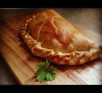 LESSON 2 Cornish Pasties 500 g Ready roll short crust pastry 1 egg, beaten 2 tbsp olive oil 1 onion, roughly chopped 2 garlic cloves, crushed 4 sprigs of thyme Small pack of beef mince or Quorn mince