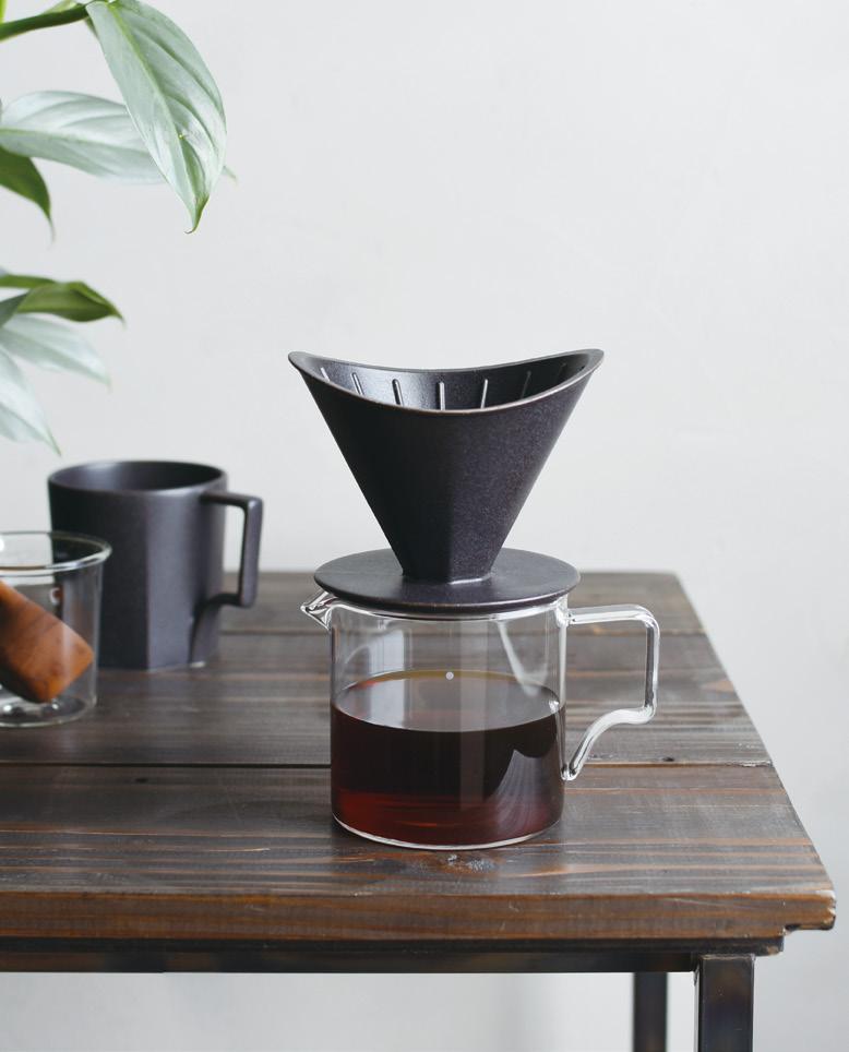 OCT Balance of Beauty and Usability Designed based on an octagon, OCT features clean lines and beautiful contour. It is filled with details that ensure comfort in brewing and drinking coffee.