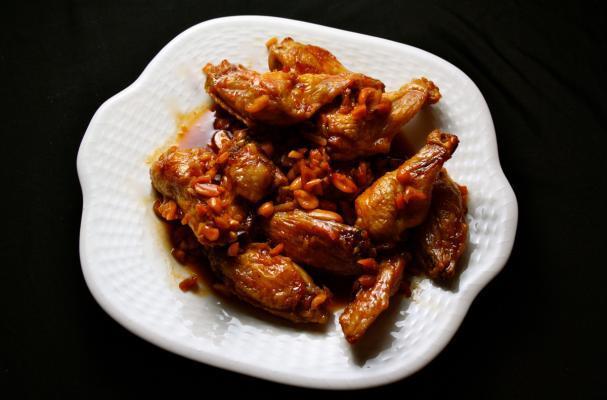 ..$6.49 BONELESS WINGS $10.99 A pound of wings with your choice of sauce (below). 1/2 Order...$5.