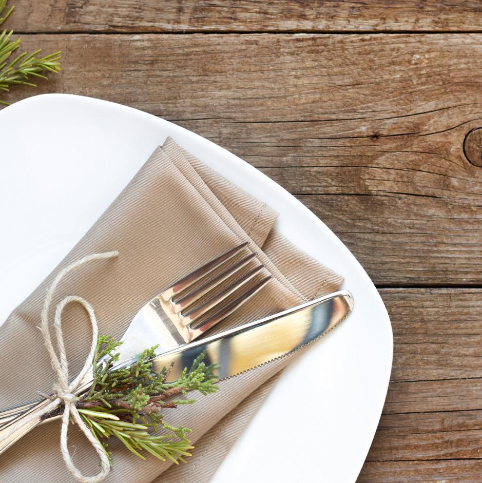 PRIVATE FUNCTION PRE-CHRISTMAS PLATED LUNCH AND DINNER A plated Pre-Christmas lunch or dinner is always a popular choice for end of year celebrations & ideal for any group size.
