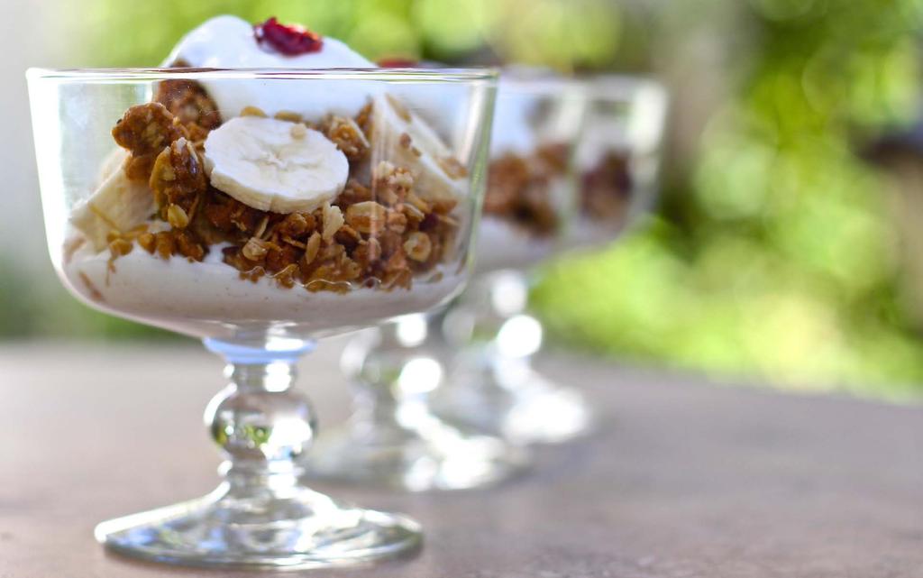 SKINNY MAPLE GRANOLA YOGURT 3 cups rolled oats 2 tsp cinnamon 3/4 tsp nutmeg 1/2 tsp ground ginger 1/2 tsp salt 1/2 cup dried, unsweetened berries of your choice 1/3 cup chopped pecans 1/3 cup