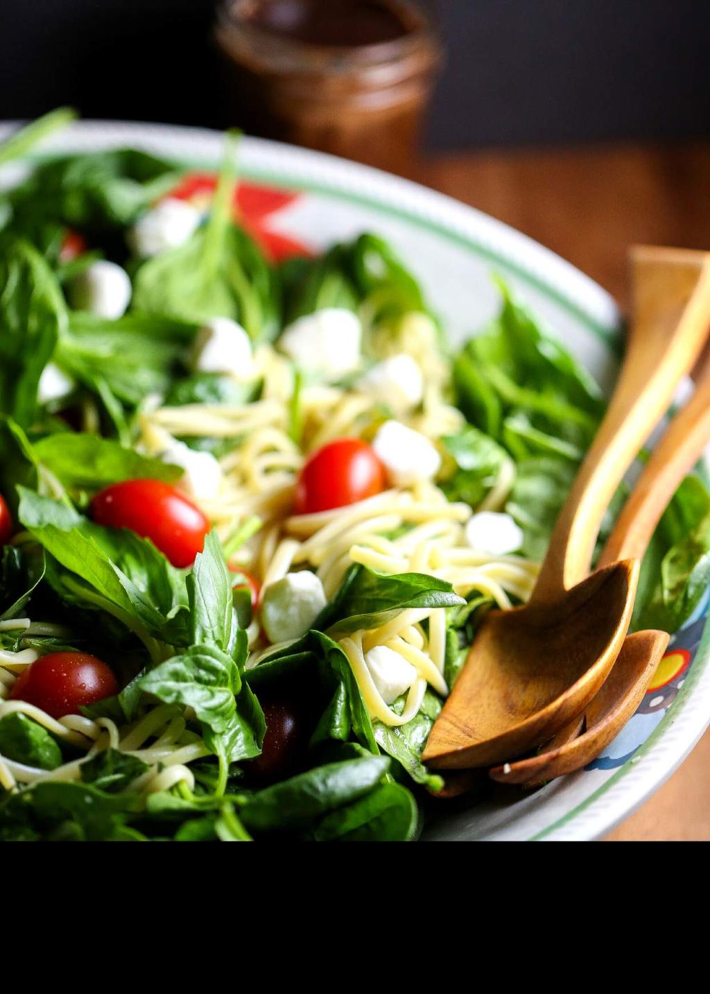 B R U S C H E T T A S A L A D For the Salad: 10-12 ounces fresh baby spinach 1 10-ounce container grape tomatoes, washed 1 8-ounce package fresh Mozzarella pearls 1/2 cup fresh basil leaves, chopped