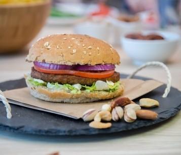 Nut Burger A quality product that will positively surprise you. The delicious nut mix provides a solid bite and a unique taste experience. This burger is also delicious on a bun.
