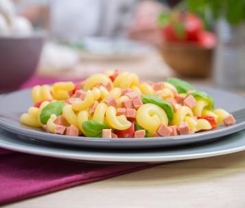 Diced Ham Diced Ham is a tasty addition to your meals. The cubes can be used, for example, in salads, TV dinners or asparagus dishes. Also excellent for preparing pizzas or pasta dishes.