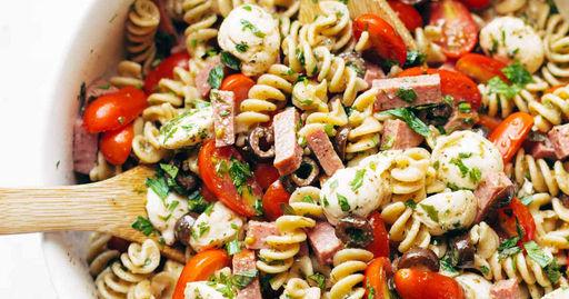 Best Easy Italian Pasta Salad Planned for Lunch on Wednesday, December 6, 2017 Source: pinchofyum.com Prep 30 min Total 30 min Course: Salad Yields 10+ - this yields more than 15 cups (!