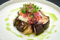 Salads Tuna Salad B 390 Pan-seared tuna, organic free-range egg,