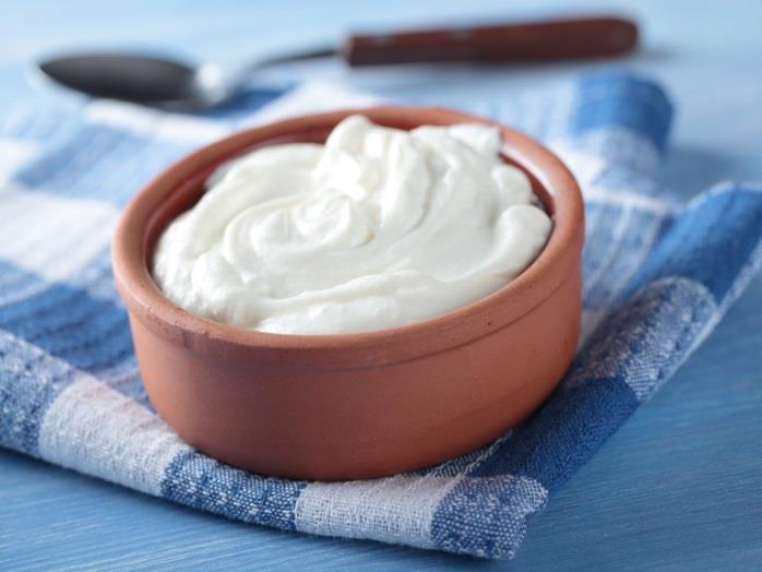Navigating Holiday Fare with Greek Yogurt With colder weather and seasonal indulges on the horizon, being careful to not sabotage yourself into a calorie coma can be a difficult task to navigate.