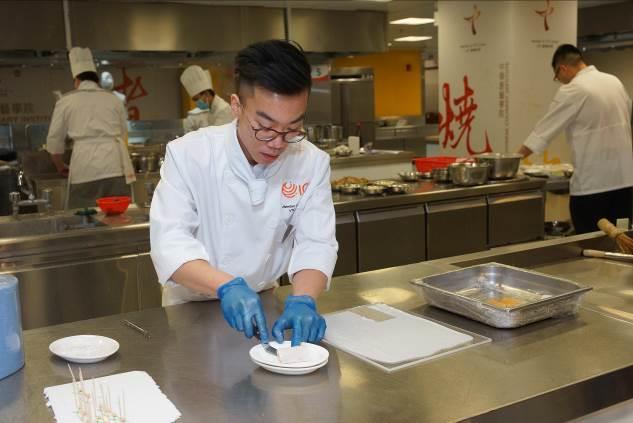- 4 - Image 6: A graduate of ICI s Diploma in Western Food Preparation, Wallace Li