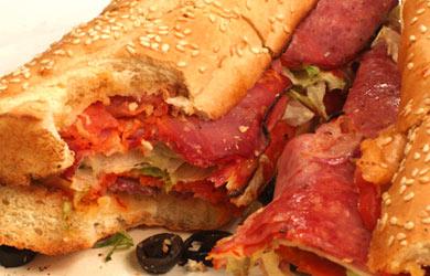 14. Worst Sandwich Quizno's Classic Italian 1370 calories 86 g fat 4490 mg sodium A large homemade sandwich would more likely provide about 500 calories.