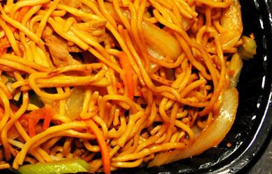 8. Worst Chinese Entree P.F. Chang's Pork Lo Mein 1,820 calories 127 g fat 95 g carbs The fat content in this dish alone provides more than 1,100 calories.