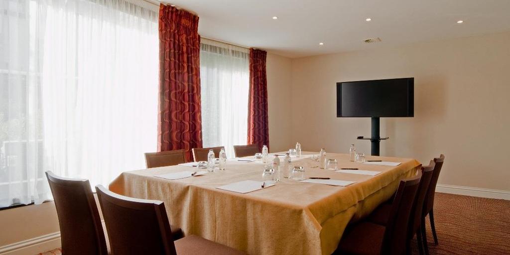 The Meeting Rooms... Berlaymont The Berlaymont room can be found on the ground floor, situated next to the Sablon room and can accommodate a maximum of 12 participants.