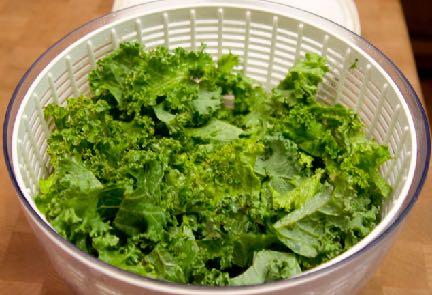 Step By Step Veggies 101: All About Kale Kale Chips Step 1: Preheat oven to 300 degrees Fahrenheit. To create kale chips, we re essentially drying the kale so we want to cook them slowly.