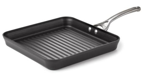 PANINI PRESS Ridged bottom brings the pleasures of outdoor grilling indoors. With authentic grill marks, steaks, chops and burgers look as great as they taste.