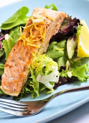 u LUNCH Citrus Poached Salmon GOOD FOR WEIGHT LOSS / MAKES 2 SERVINGS You can make this fish recipe the day or evening before to enjoy for a quick lunch the next day.