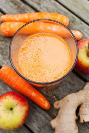 u SNACK Sunshine Apple Carrot Smoothie GOOD FOR WEIGHT LOSS / MAKES 2 SERVINGS This bright, tasty smoothie is almost like carrot cake in a glass.