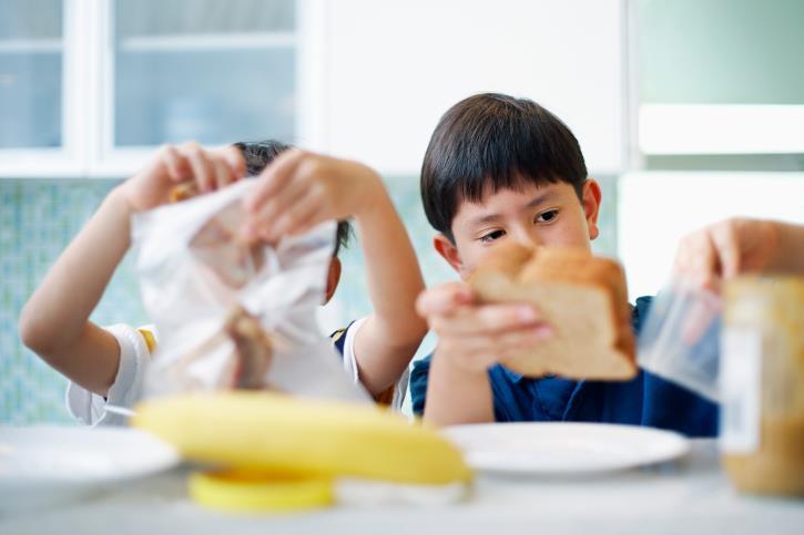 Talk with kids! Children are the experts on what they like to eat. Talking with your child can help guide what and how their school lunch is packed. Go through Canada s Food Guide together.