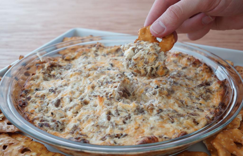Beef d on eweck fdip d e f d estuffed f dmushrooms e d e d e d e f Beef on Weck is a classic sandwich in western New York. Here s a twist on the beefy sandwich, made into a dip that s holiday-ready.
