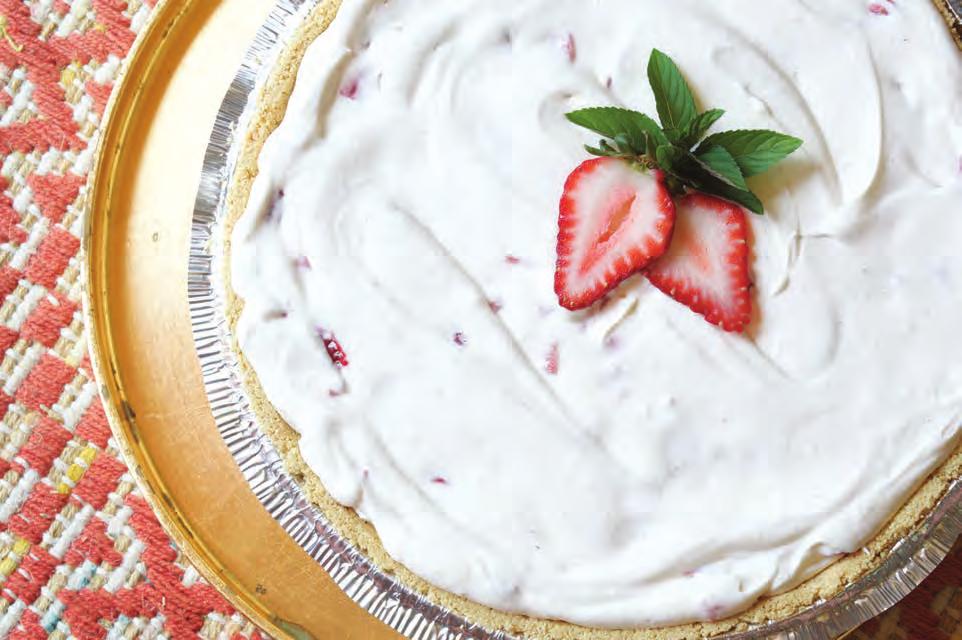 No Bake Strawberry Cheesecake INGREDIENTS 2 C fresh strawberries, rinsed, hulled & minced 1 Tbsp granulated sugar 1 12-ounce container whipped topping 1 8-ounce package cream cheese, room temperature