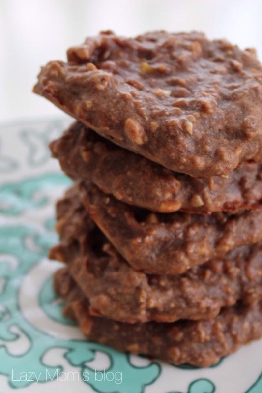 Healthy peanut butter and banana cookies Whenever it's because you decided to eat more healthy food, or you just love peanut butter, I m sure you'll love these cookies!