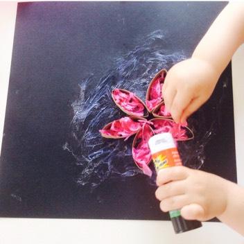 Mixed media flower art I love inventing pretty little projects that my child can actually make on her own, only with