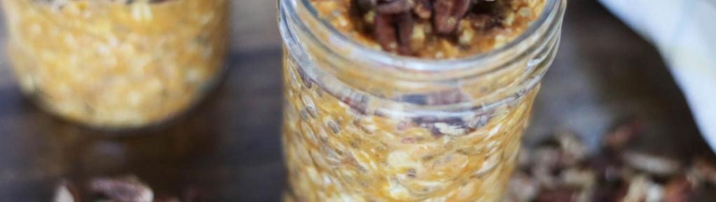 Pumpkin Pie Overnight Oats 7 ingredients 8 hours 4 servings 1. In a large bowl, combine the oats, almond milk, pumpkin puree, chia seeds, maple syrup and pumpkin pie spice. Mix well.