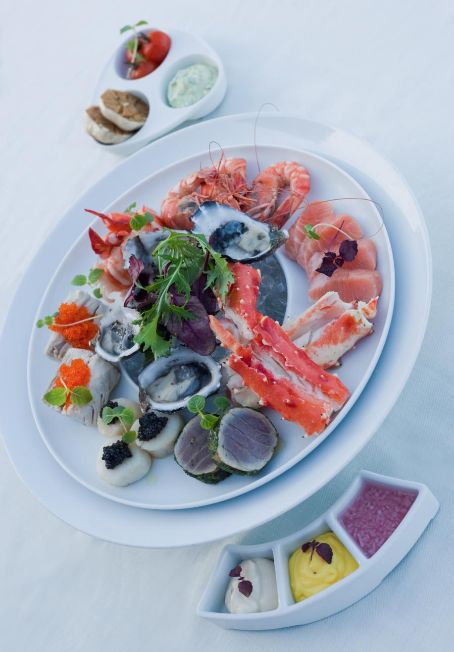 BACK TO PLATTERS FOR TWO CHILLED SEAFOOD CHILLED POACHED TIGER PRAWNS, MALDIVIAN LOBSTER, ALASKAN KING CRAB LEGS, FRESH SEA SCALLOP AND REEF FISH, HERB CRUSTED YELLOWFIN TUNA, APPLE MARINATED SALMON,