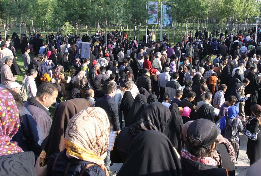 97 2-19. درصد خانوارها با سرپرستی زنان در مناطق شهر اصفهان در سال 1390 2-20.