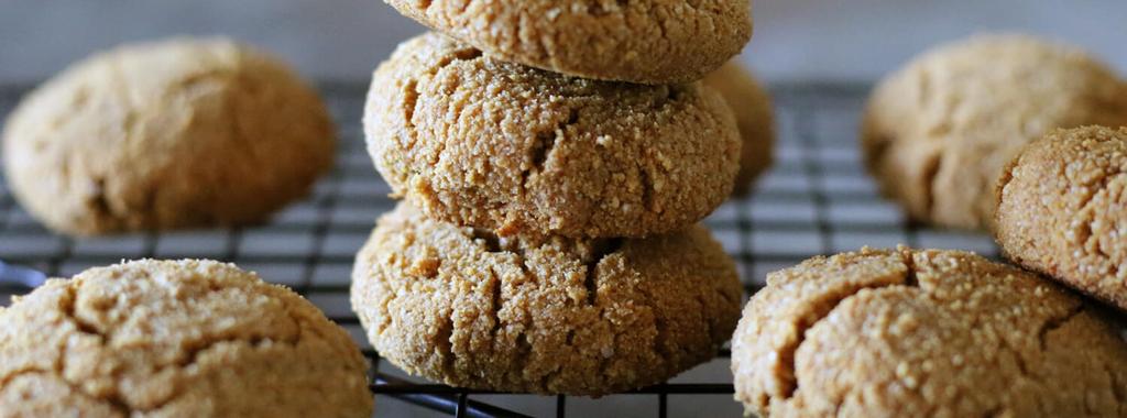 NSK Chewy Gingerbread Cookies 10 ingredients 20 minutes 12 servings 1. Preheat the oven to 350 degrees F and line a baking sheet with parchment paper. 2. In a mixing bowl, combine the almond flour, coconut flour, baking powder, ginger and cinnamon.