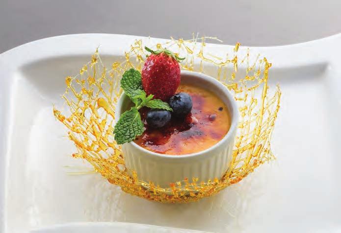 fresh cream and fresh mixed berries CRÈME BRULEE 180 Rich and