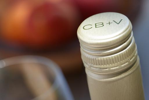 COM INSPIRED, AROMATIC BLEND Unites crisp, refreshing Chenin Blanc with plush,