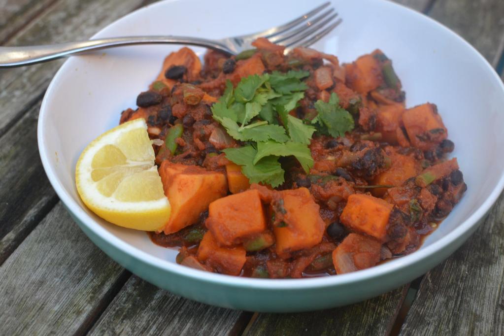 Butternut and Black Bean Casserole PREPARATION TIME: 15 minutes COOKING TIME: 35-40 minutes SERVES: 6 ½ butternut squash, peeled and chopped (around 300g) 200g black beans (drained and rinsed) 100g